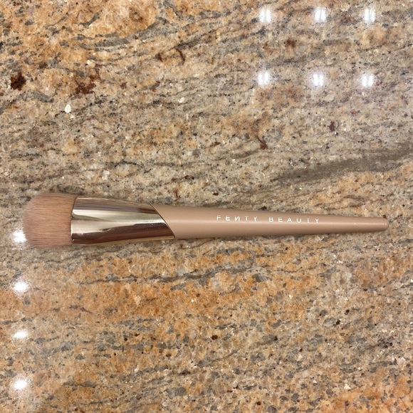 Fenty Beauty Makeup Fenty Beauty Foundation Brush 1 Poshmark